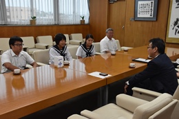 写真：市長と磐田第一中学校生徒との座談