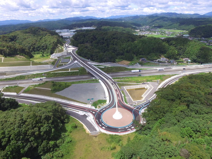 高速道路南から