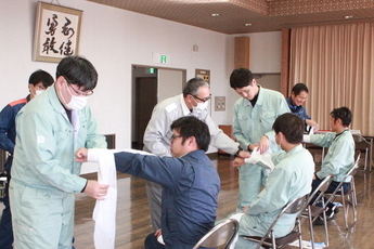 防災研修会　オイルフェンス展張