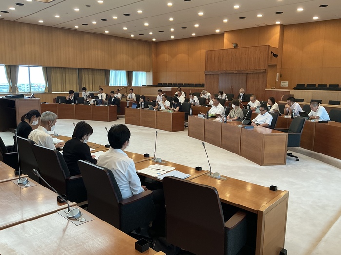 令和7年度第2回議員研修の様子